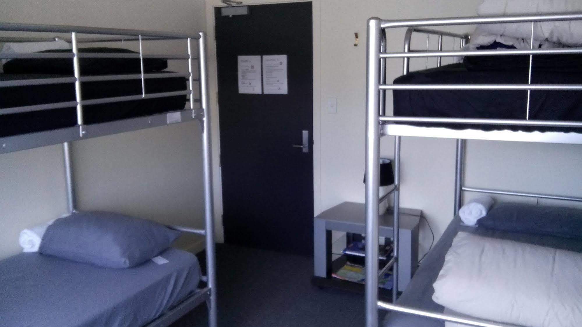 Cromwell Backpackers Vandrehjem Eksteriør billede